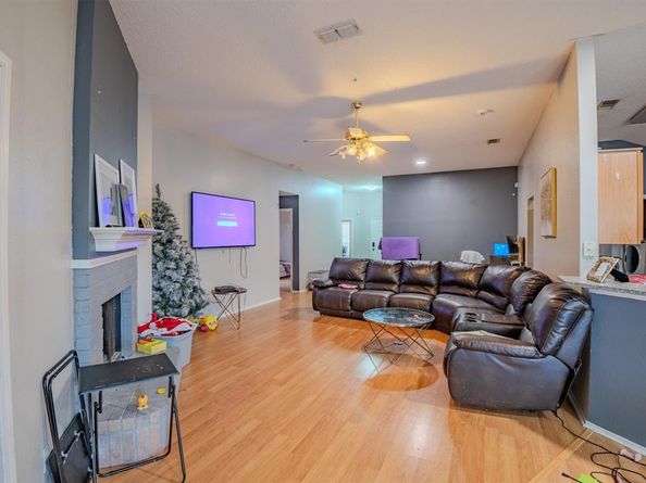 2401  Kelton Street , Fort Worth Texas 76133