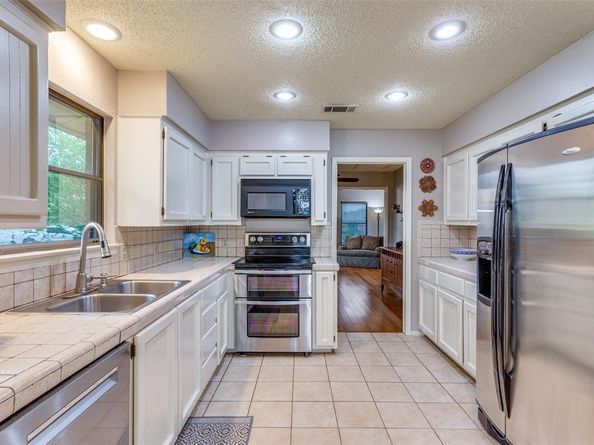 9714  Windsor Circle , Fort Worth Texas 76140