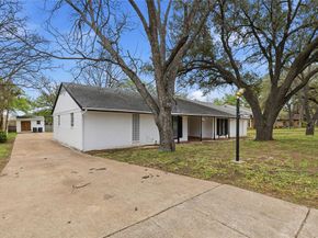 317  Cedar Creek Court , Fort Worth Texas 76103