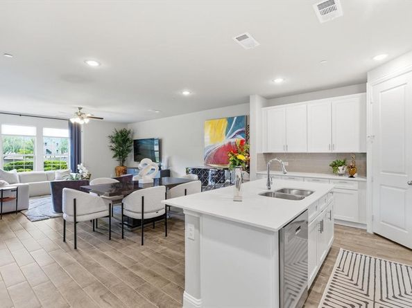 215  Suma Drive , Euless Texas 76040
