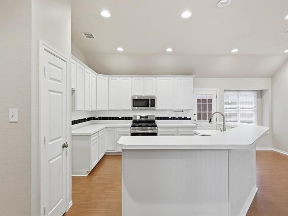 1846  Crosshaven Drive , Lewisville Texas 75077