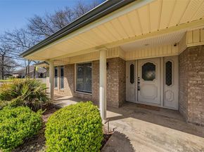 2415  Lakeview Circle , Arlington Texas 76013