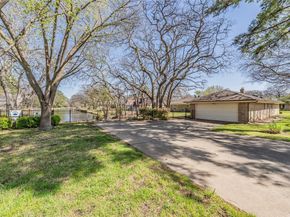 2415  Lakeview Circle , Arlington Texas 76013