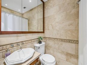 1011 N Clinton Avenue , Dallas Texas 75208