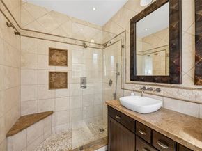 1011 N Clinton Avenue , Dallas Texas 75208