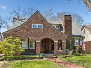 1011 N Clinton Avenue , Dallas Texas 75208