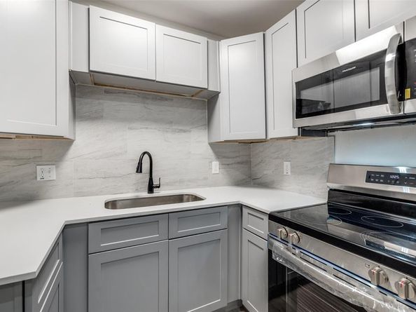 3242  Pine Street , Dallas Texas 75215