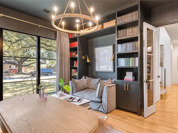 10915  Snow White Drive , Dallas Texas 75229