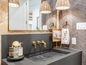 10915  Snow White Drive , Dallas Texas 75229