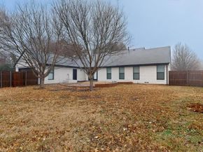 712 W Five Mile Parkway , Dallas Texas 75224
