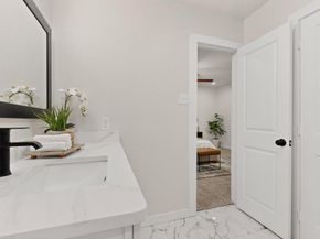 712 W Five Mile Parkway , Dallas Texas 75224