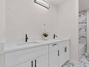 712 W Five Mile Parkway , Dallas Texas 75224