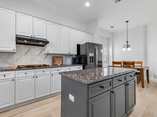 115  Saint James Road , Irving Texas 75063