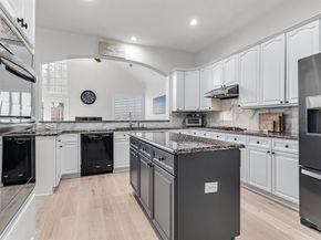 115  Saint James Road , Irving Texas 75063