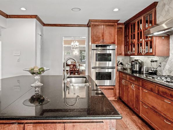 6011  Mccommas Boulevard , Dallas Texas 75206