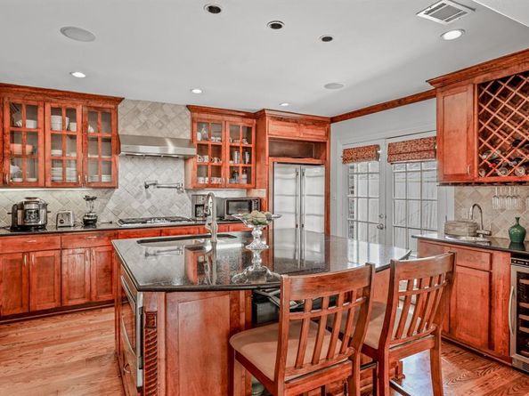 6011  Mccommas Boulevard , Dallas Texas 75206
