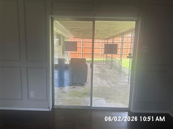 4111  Mehalia Drive , Dallas Texas 75241