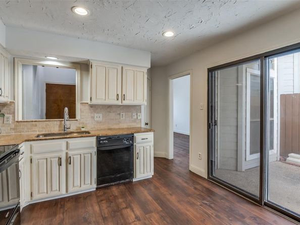 17490  Meandering Way  2203, Dallas Texas 75252