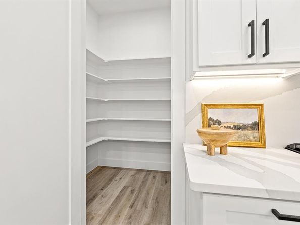 2001  Hearne Avenue  102, Dallas Texas 75208
