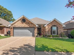 933  Freshwood Court , Arlington Texas 76017