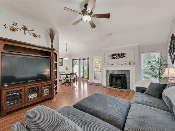 933  Freshwood Court , Arlington Texas 76017