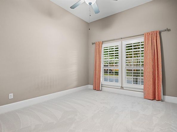 5843  Shoreside Bend , Irving Texas 75039