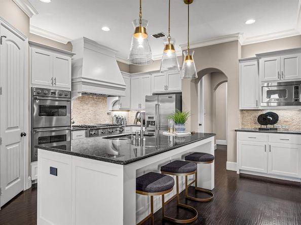 5843  Shoreside Bend , Irving Texas 75039