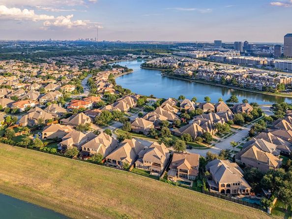 5843  Shoreside Bend , Irving Texas 75039