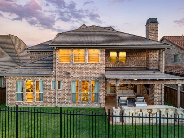 5843  Shoreside Bend , Irving Texas 75039