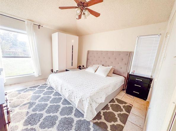 1602  Autumn Breeze Lane , Lewisville Texas 75077