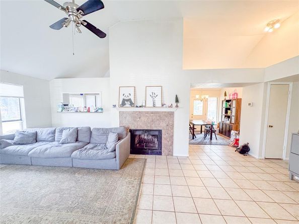 1602  Autumn Breeze Lane , Lewisville Texas 75077
