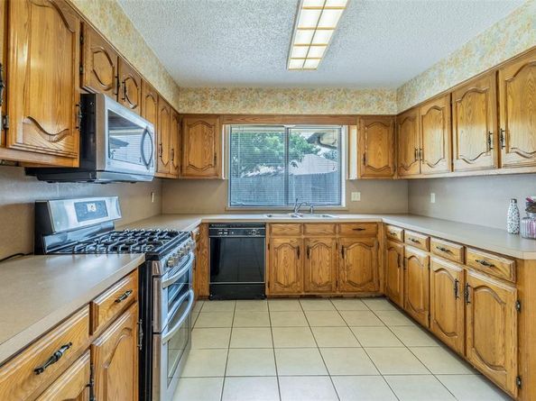 510  Sierra Drive , DeSoto Texas 75115