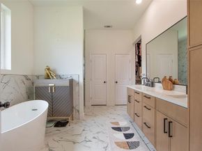 301  Paint Pony Trail N, Fort Worth Texas 76108