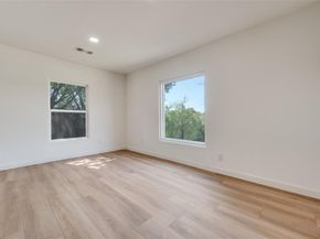 3134 W Jefferson Boulevard , Dallas Texas 75211