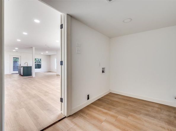 3134 W Jefferson Boulevard , Dallas Texas 75211