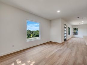 3134 W Jefferson Boulevard , Dallas Texas 75211