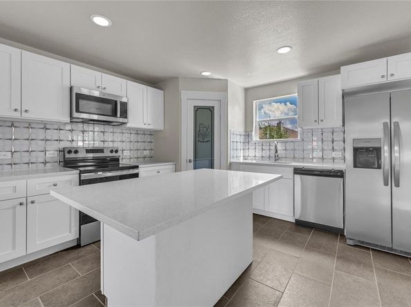 513  Creekbend Street , Crowley Texas 76036