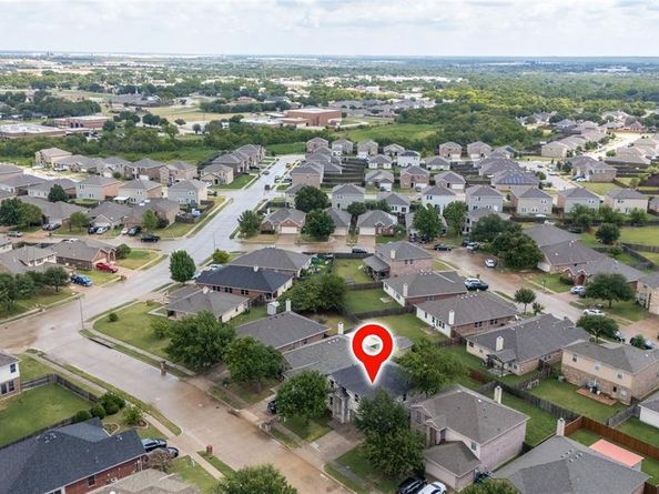 513  Creekbend Street , Crowley Texas 76036