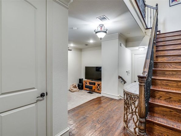 4045  Winsor Drive , Farmers Branch Texas 75244