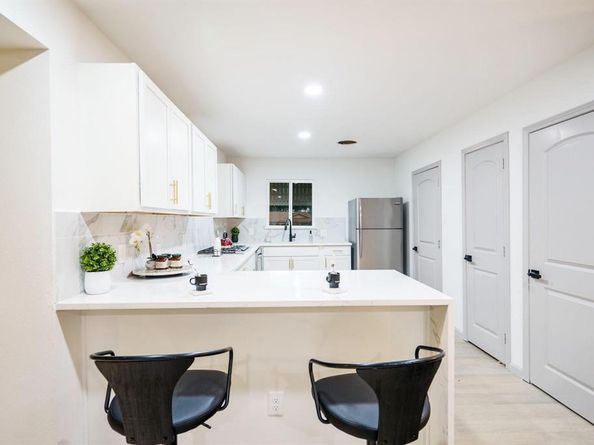 2718  Anderson Street , Irving Texas 75062