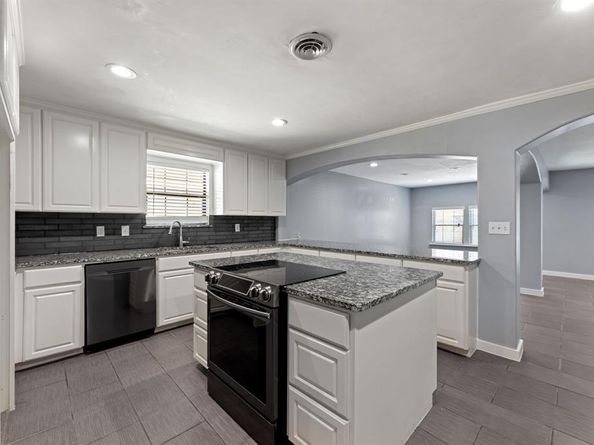 1915  Gaylord Drive , Dallas Texas 75217