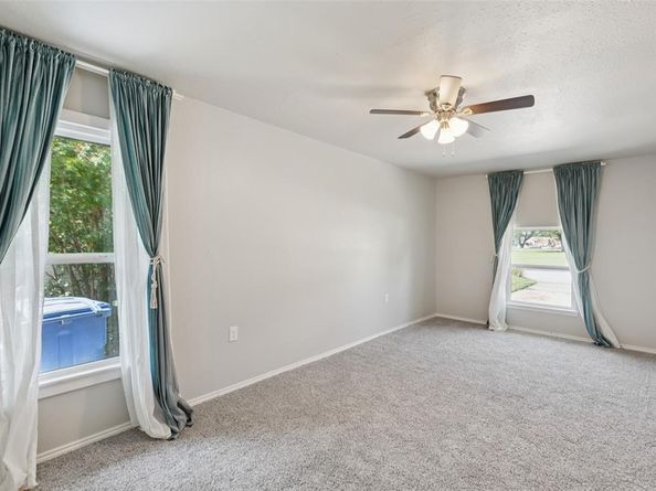 1804  Walnut Avenue , Carrollton Texas 75006
