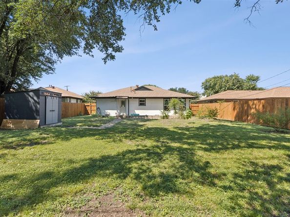 1804  Walnut Avenue , Carrollton Texas 75006