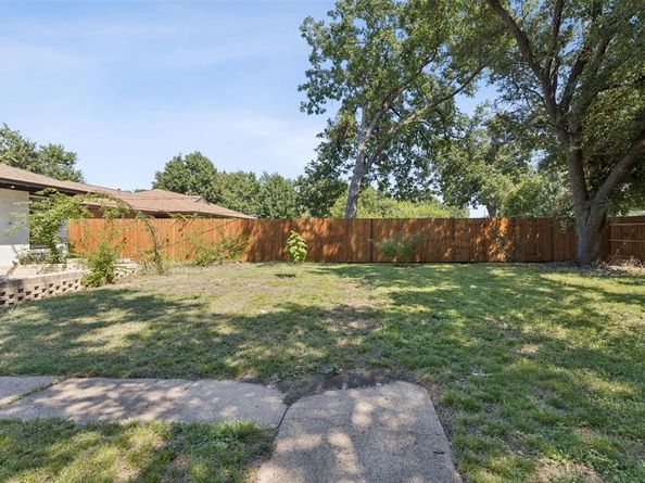 1804  Walnut Avenue , Carrollton Texas 75006