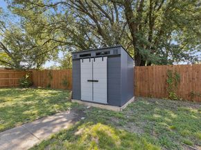 1804  Walnut Avenue , Carrollton Texas 75006
