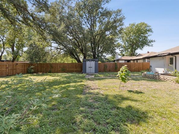 1804  Walnut Avenue , Carrollton Texas 75006