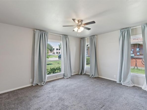 1804  Walnut Avenue , Carrollton Texas 75006