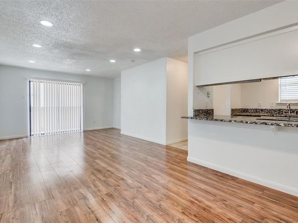 8110  Skillman Street  1031, Dallas Texas 75231