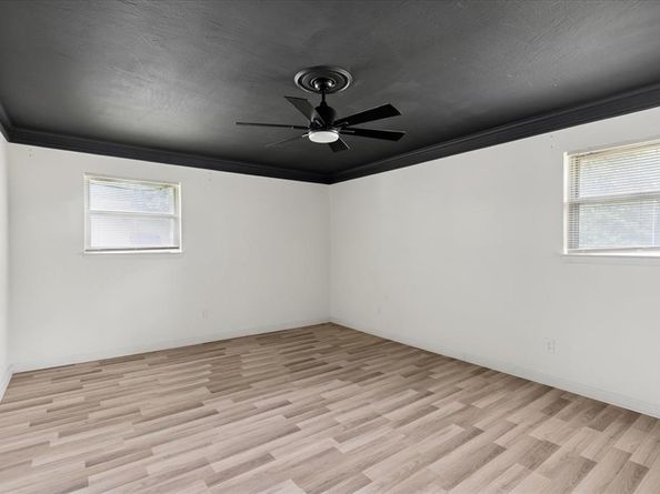 5108  South Drive , Fort Worth Texas 76132