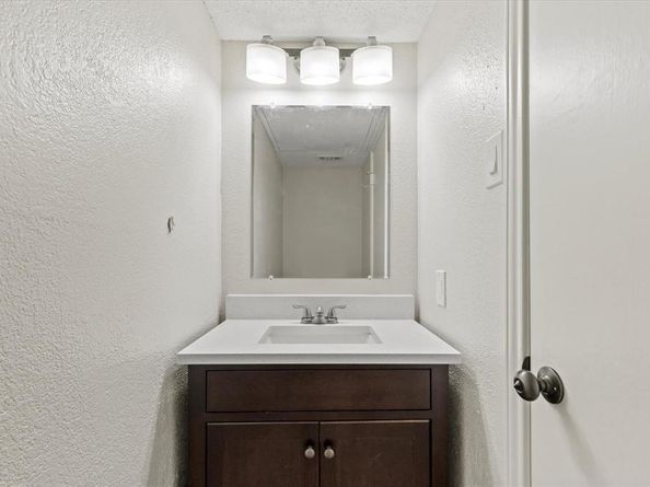 5840  Spring Valley Road  1510, Dallas Texas 75254